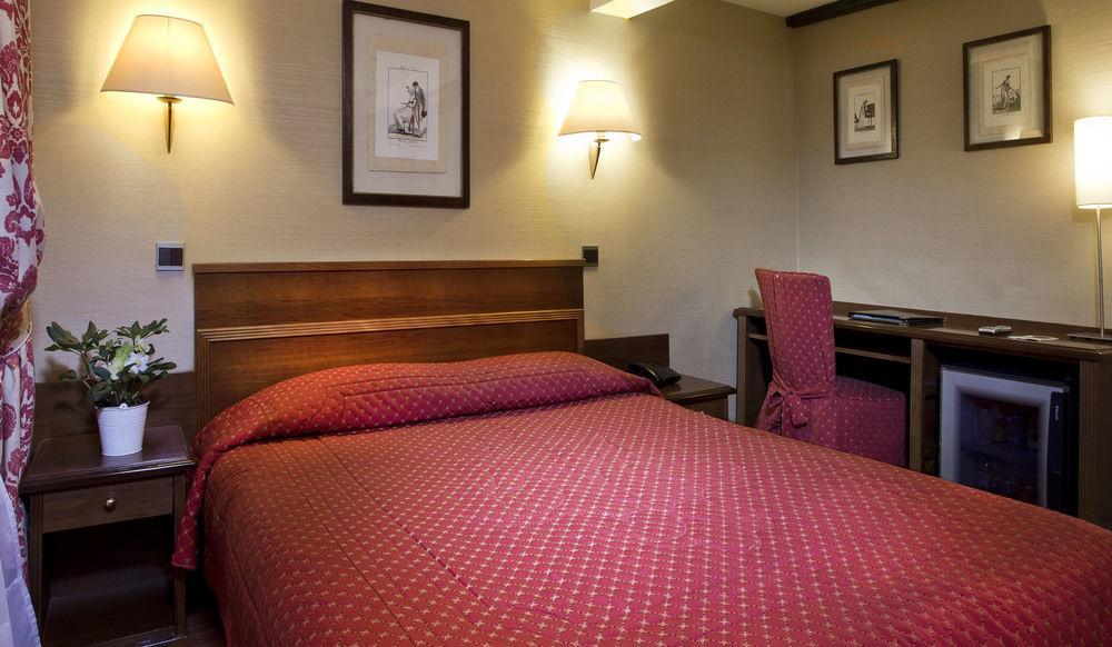 Hotel Passy Eiffel Parigi