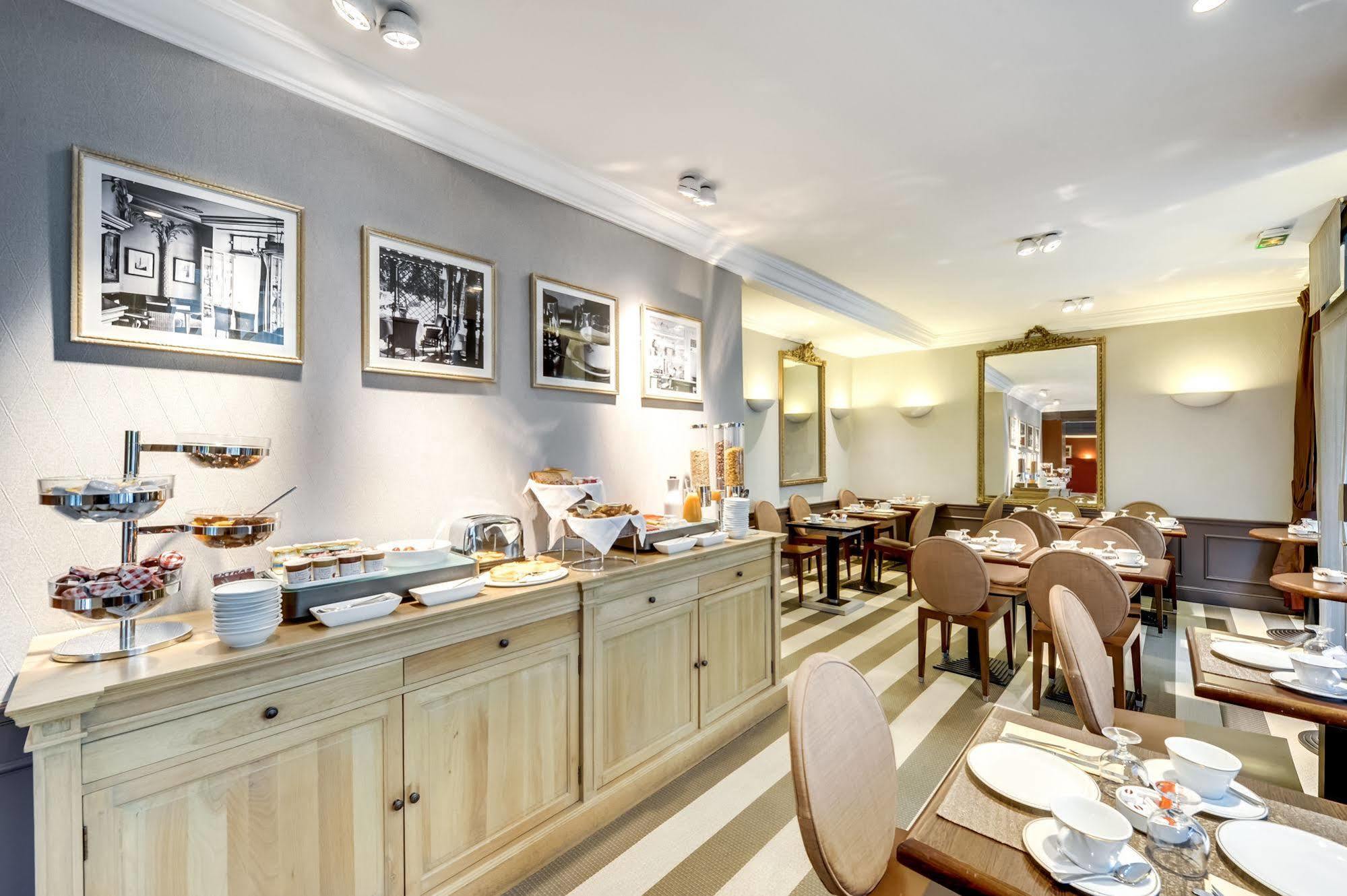 Passy Eiffel Hotel 3*